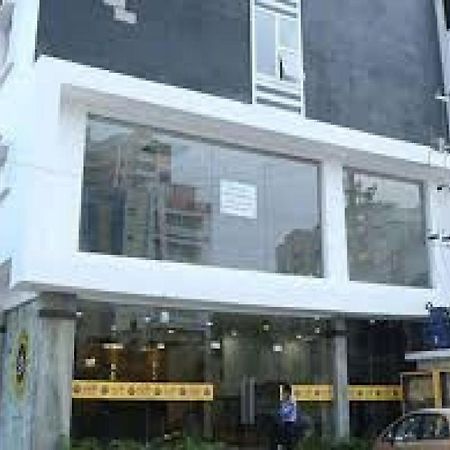 La Riviera Suites Madhapur Hyderabad Eksteriør billede