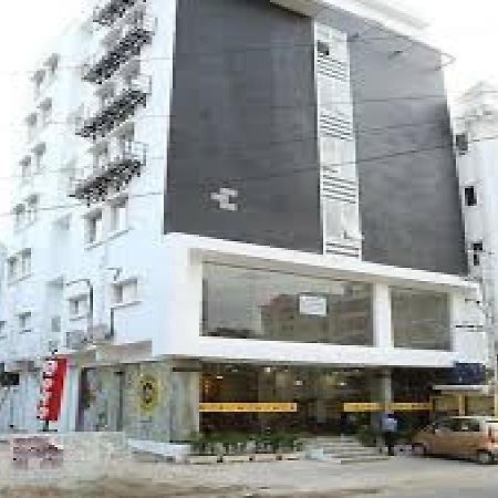 La Riviera Suites Madhapur Hyderabad Eksteriør billede