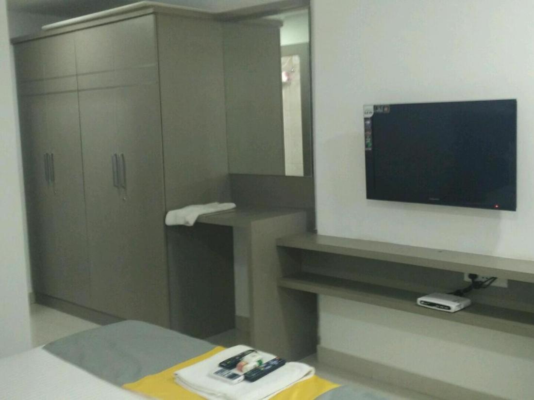La Riviera Suites Madhapur Hyderabad Eksteriør billede