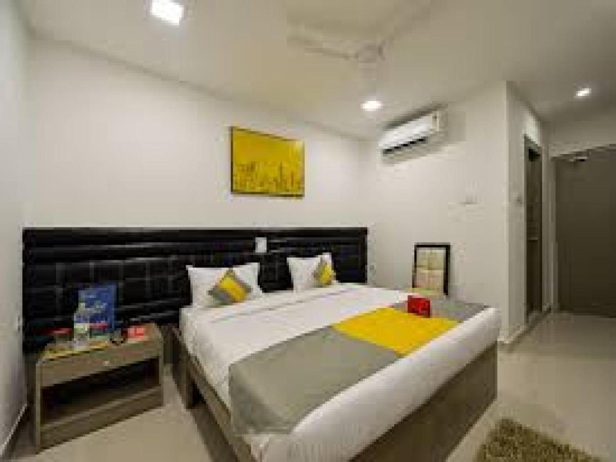 La Riviera Suites Madhapur Hyderabad Eksteriør billede
